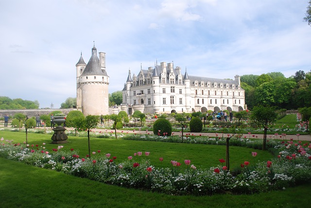 chenonceau castle's gardens 